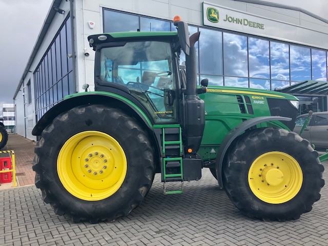 John Deere 6250R