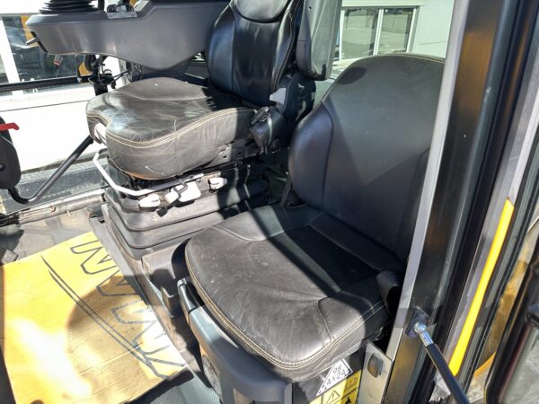 JCB Fastrac 4220 - Image 16