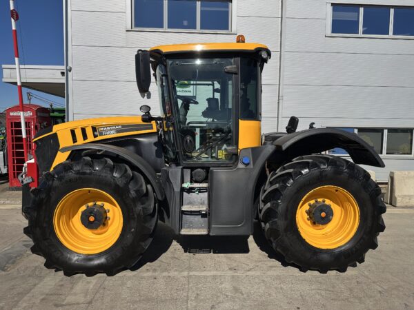JCB Fastrac 4220 - Image 2