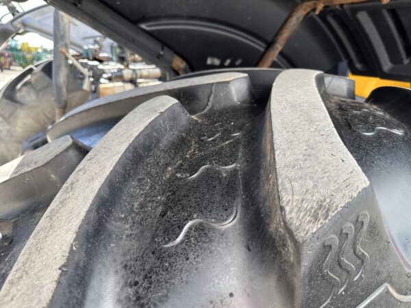 JCB Fastrac 4220 - Image 9