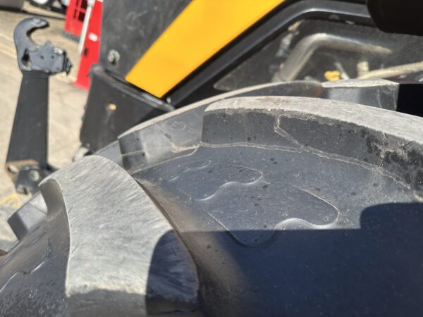 JCB Fastrac 4220 - Image 11