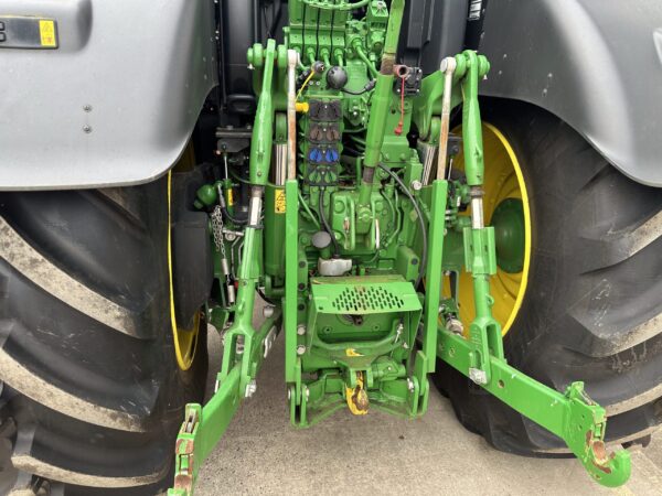John Deere 6215R - Image 13
