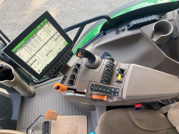 John Deere 6R 215 - Image 12