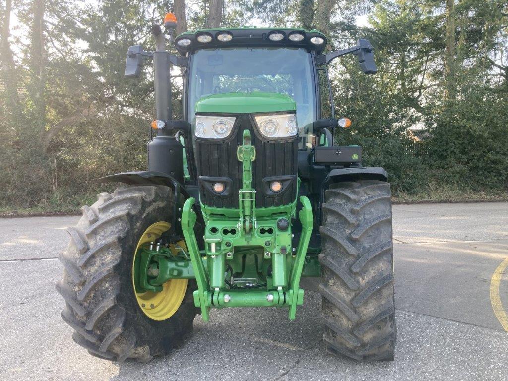 John Deere 6R 215