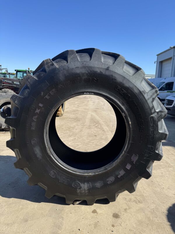 650/85X38 Firestone Maxi Traction