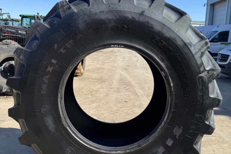 650/85X38 Firestone Maxi Traction