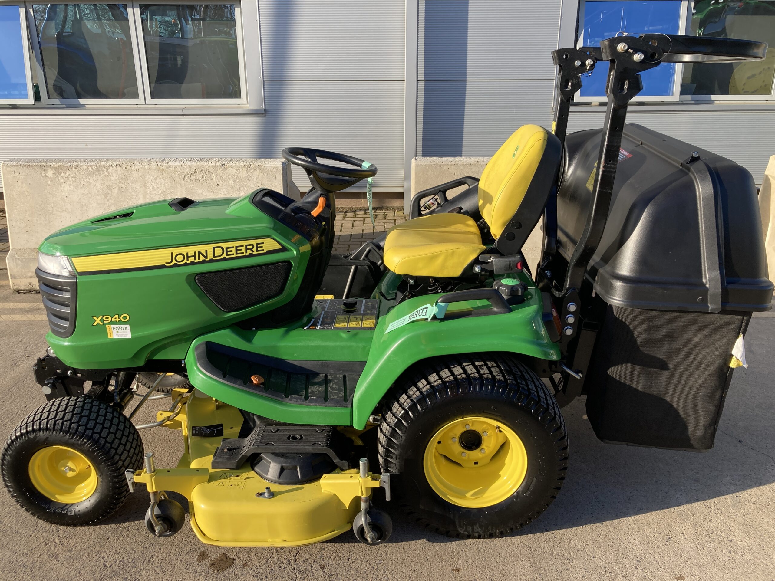 John Deere X940