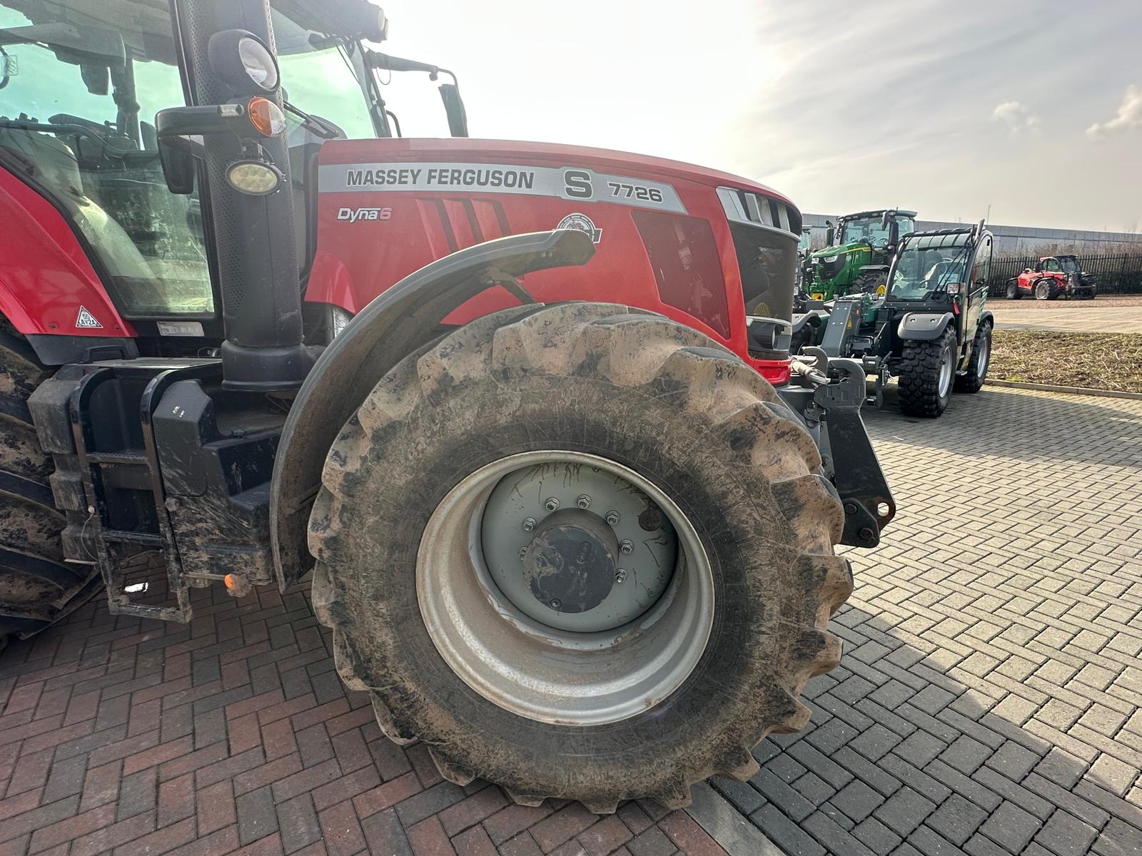 Massey Ferguson 7726S