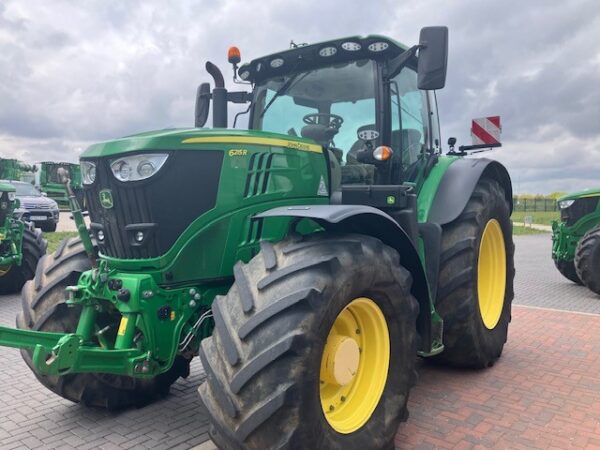 John Deere 6215R