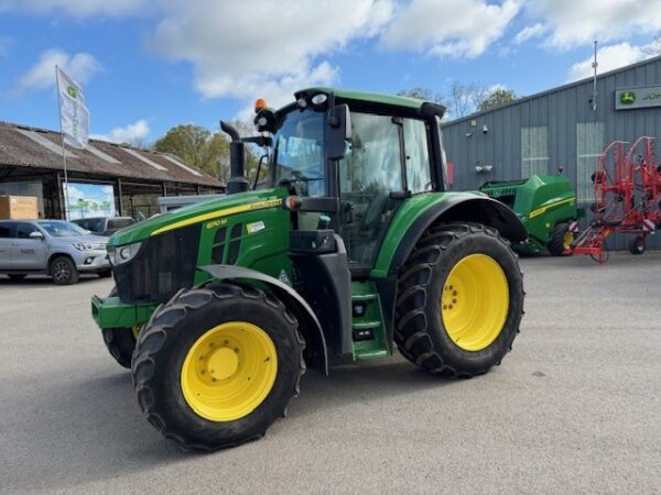John Deere 6110M