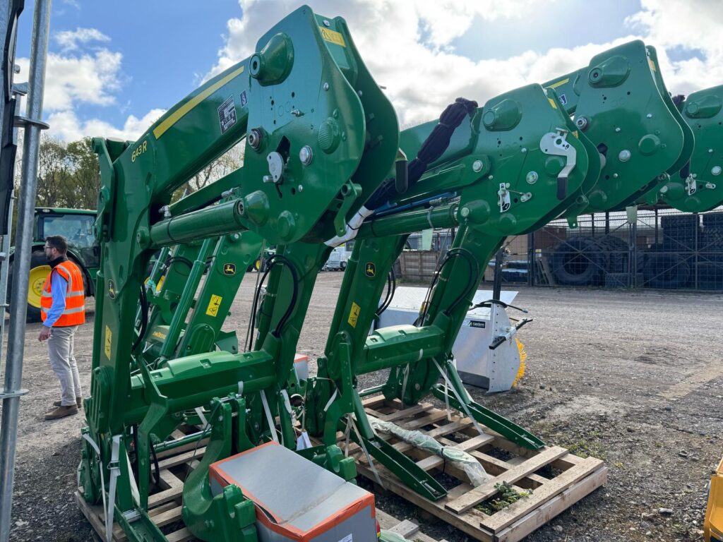 John Deere 643R Loader and brackets