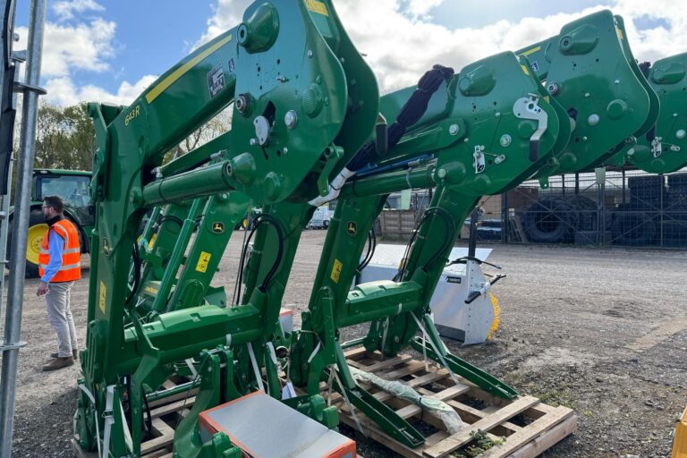 John Deere 643R Loader and brackets