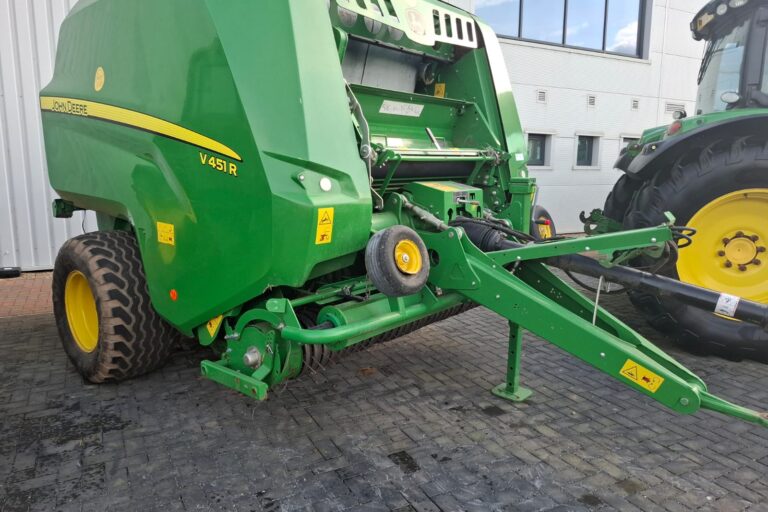 John Deere V451R