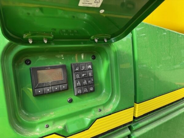 John Deere R962i - Image 10