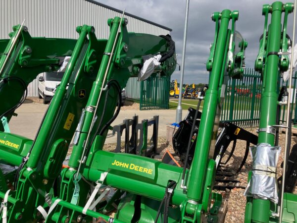 John Deere 643R Loader and Brackets - Image 6