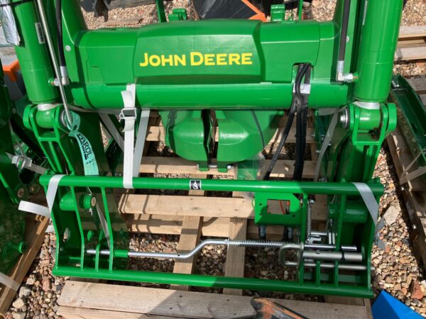 John Deere 643R Loader and Brackets - Image 8