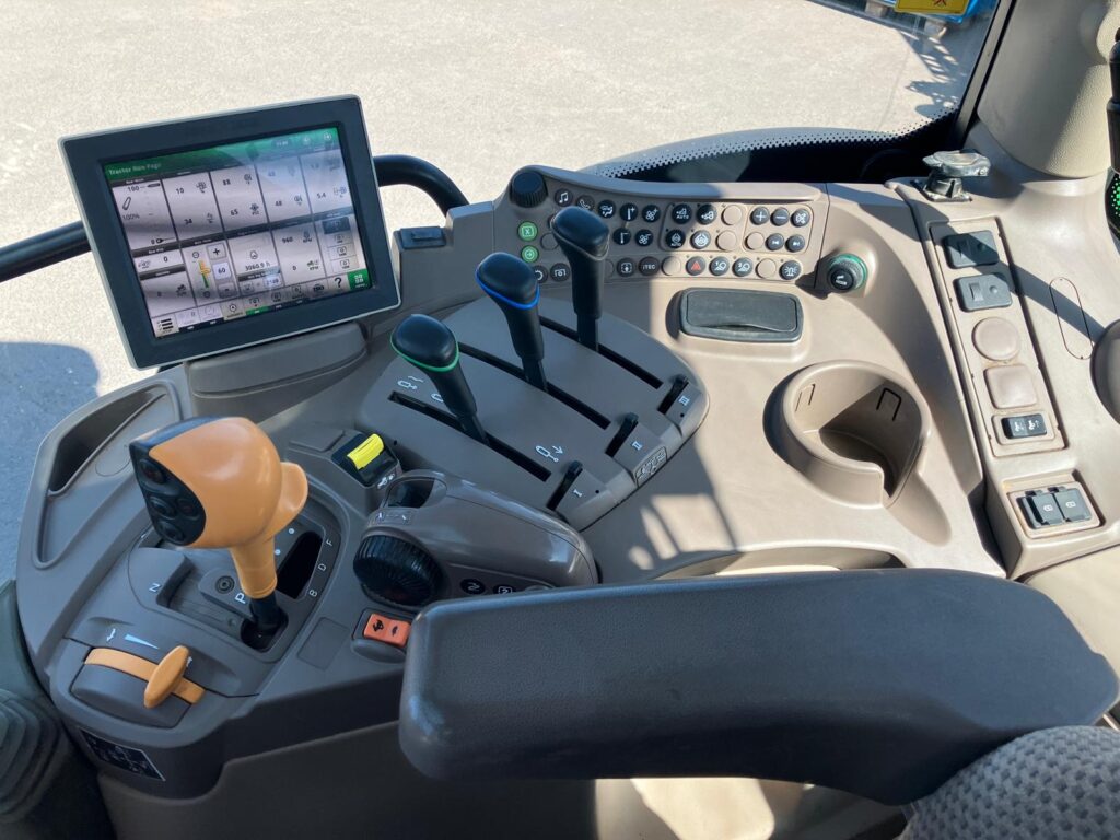 John Deere 6130R - Image 17