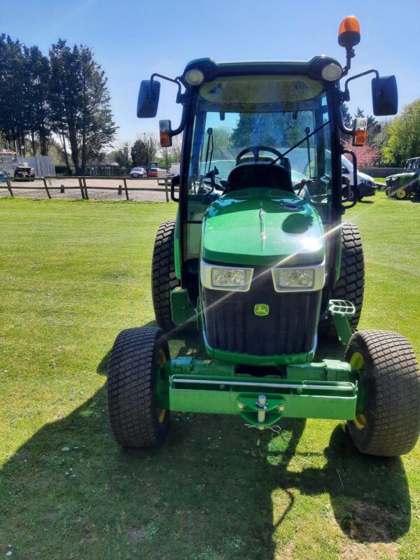 John Deere 4066R Compact Tractor - Image 4