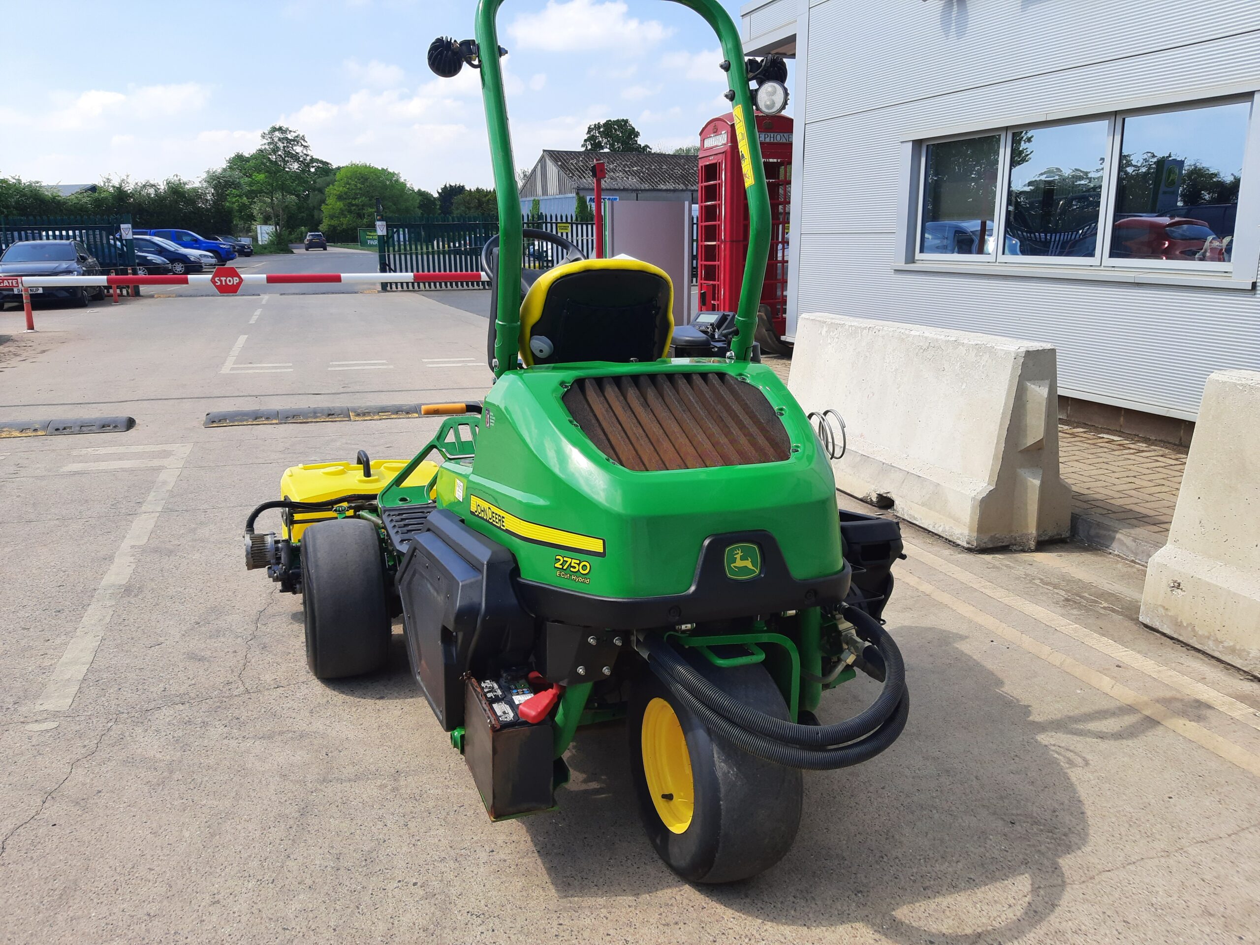 John Deere 2750E Hybrid
