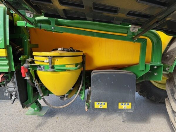John Deere R962I - Image 11