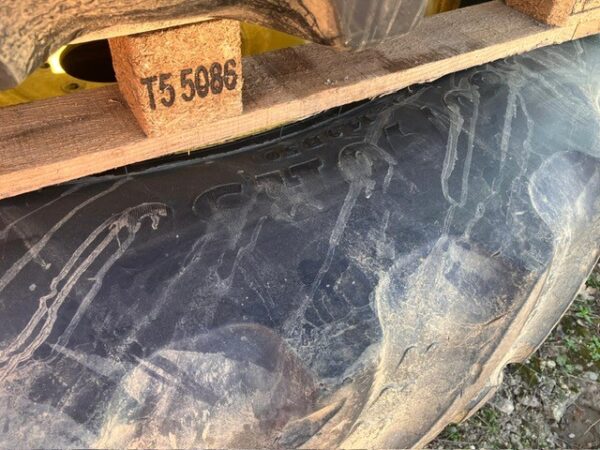 Tyres and rims – BKT 380/90R50 and 380/85R34 - Image 3