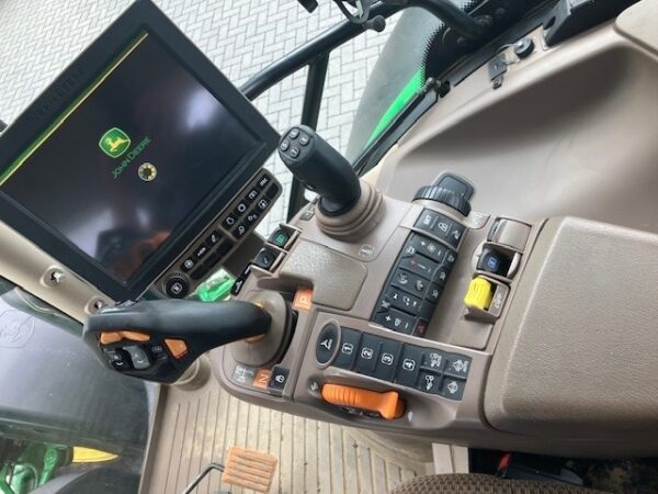 John Deere 6215R - Image 8