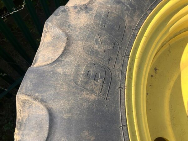Tyres and rims – BKT 380/90R50 and 380/85R34 - Image 4