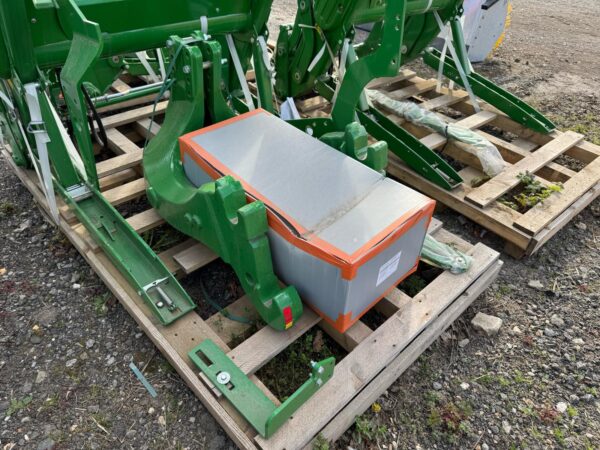 John Deere 643R Loader and brackets - Image 5
