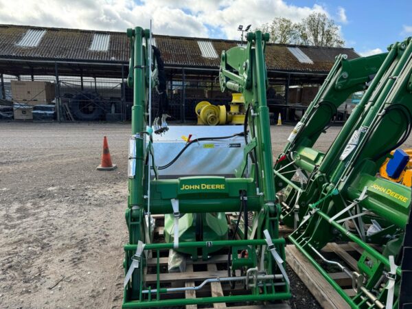 John Deere 643R Loader and brackets - Image 7