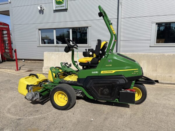 John Deere 2750E Triplex mower - Image 3