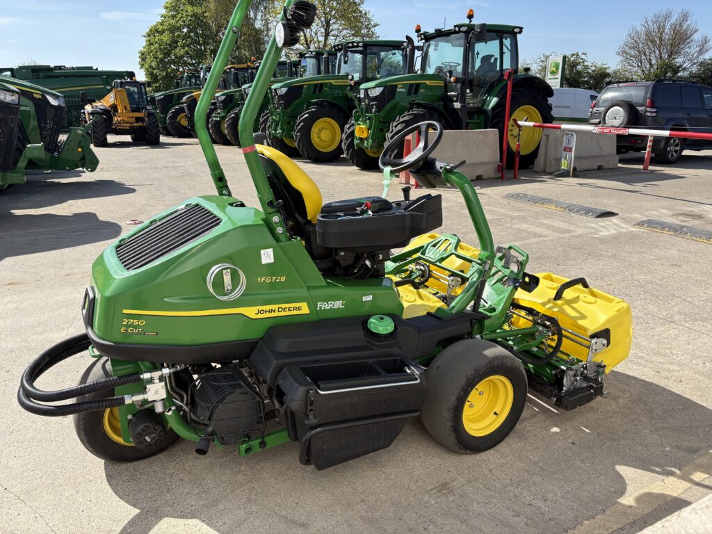 John Deere 2750E Triplex mower - Image 5