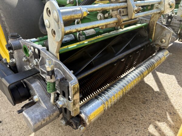 John Deere 2750E Triplex mower - Image 6
