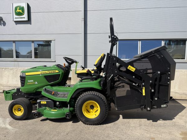 John Deere X950R Cut & Collect mower - Image 2
