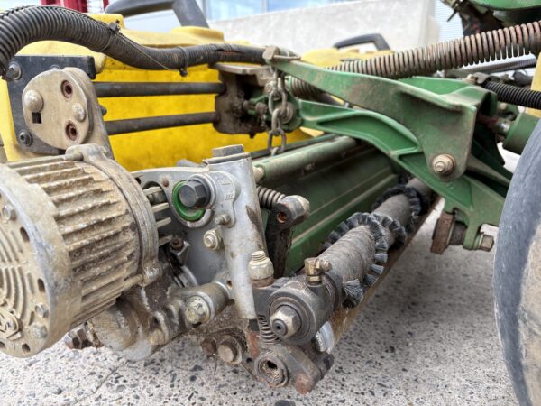 John Deere 2750E Triplex - Image 5