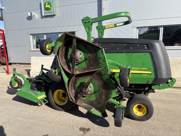 John Deere 1600T Wide Area Mower