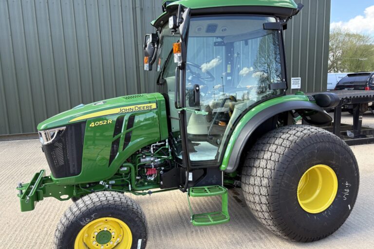 John Deere 4052R Compact Tractor