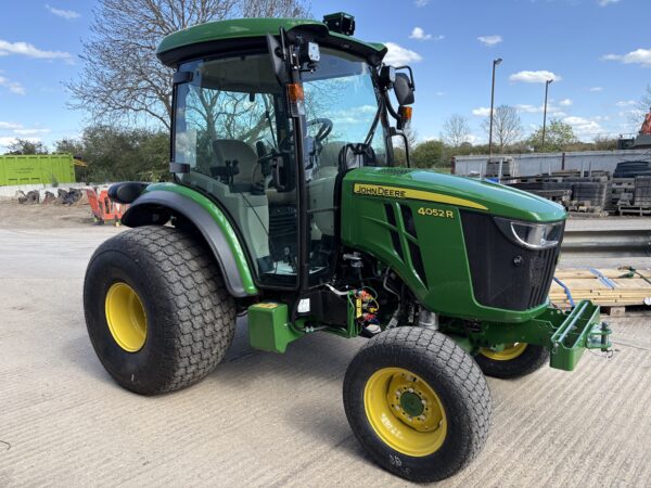 John Deere 4052R Compact Tractor - Image 2
