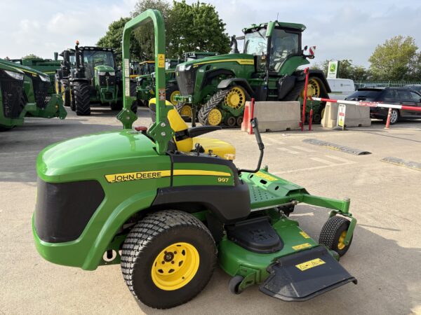 John Deere Z997 Commercial Z-Turn Mower - Image 3