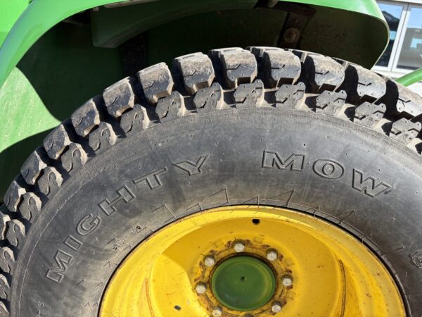 John Deere 3045R Compact Tractor - Image 6