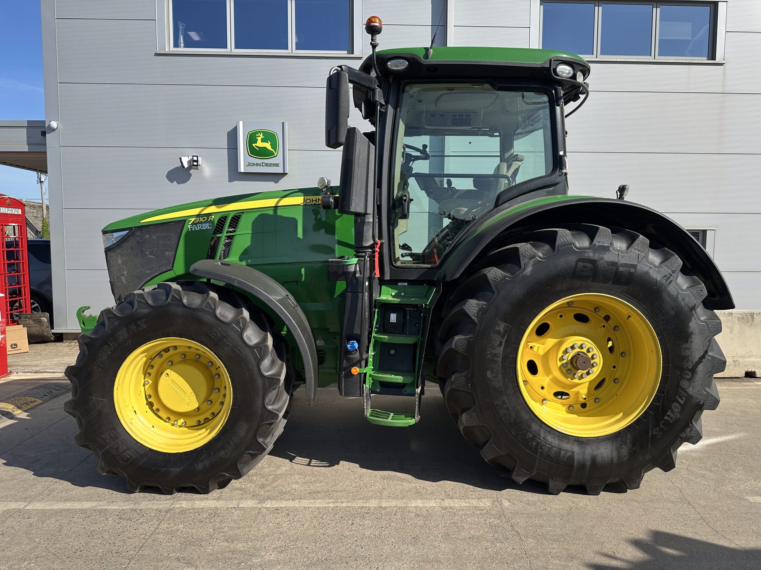John Deere 7310R