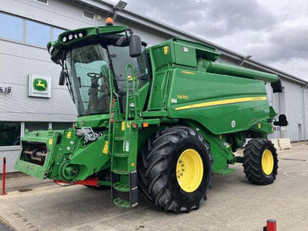 John Deere T670i HillMaster