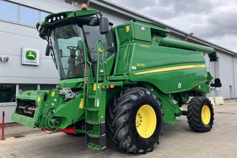 John Deere T670i HillMaster