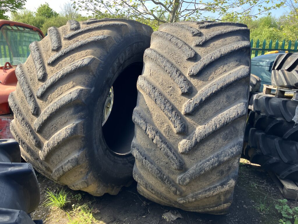 BKT IF900/65R42