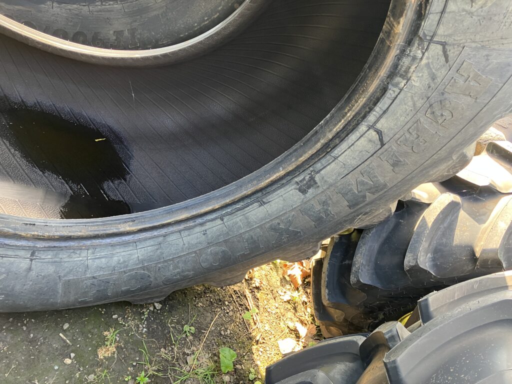 BKT IF900/65R42 - Image 4