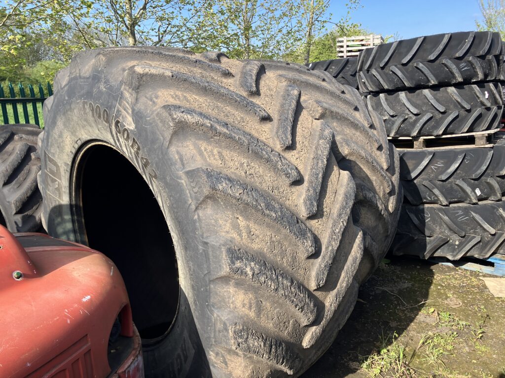 BKT IF900/65R42 - Image 7