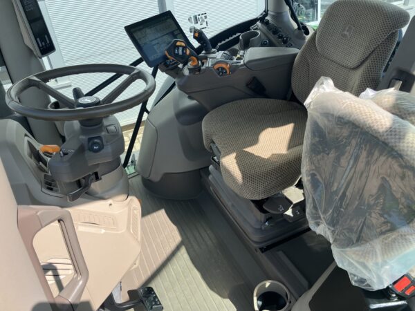John Deere 6R155 - Image 23