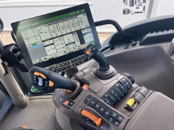 John Deere 6R155 - Image 26