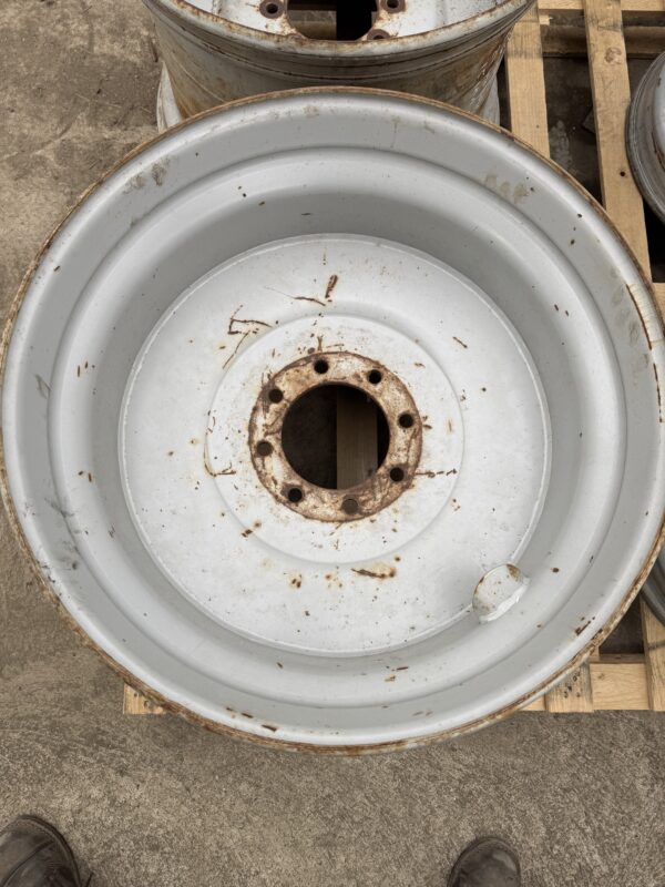 19X26.5 Used Silver Rim
