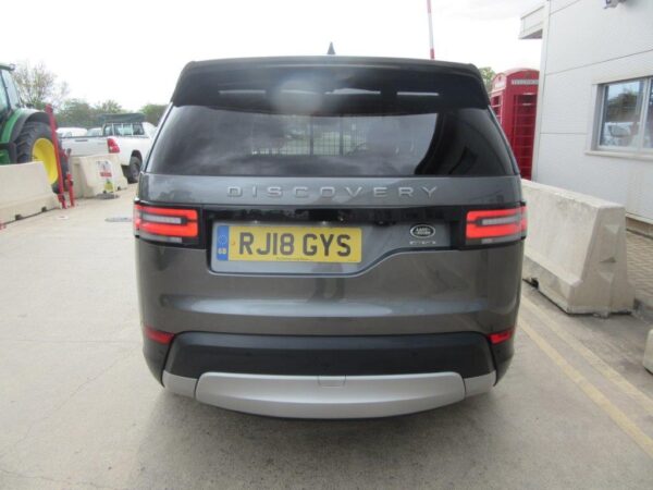 LAND ROVER DISCOVERY HSE TD6 AUTO - Image 10
