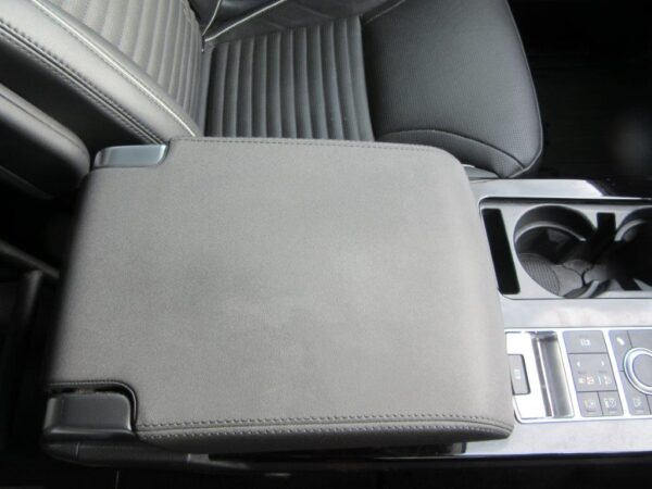 LAND ROVER DISCOVERY HSE TD6 AUTO - Image 22